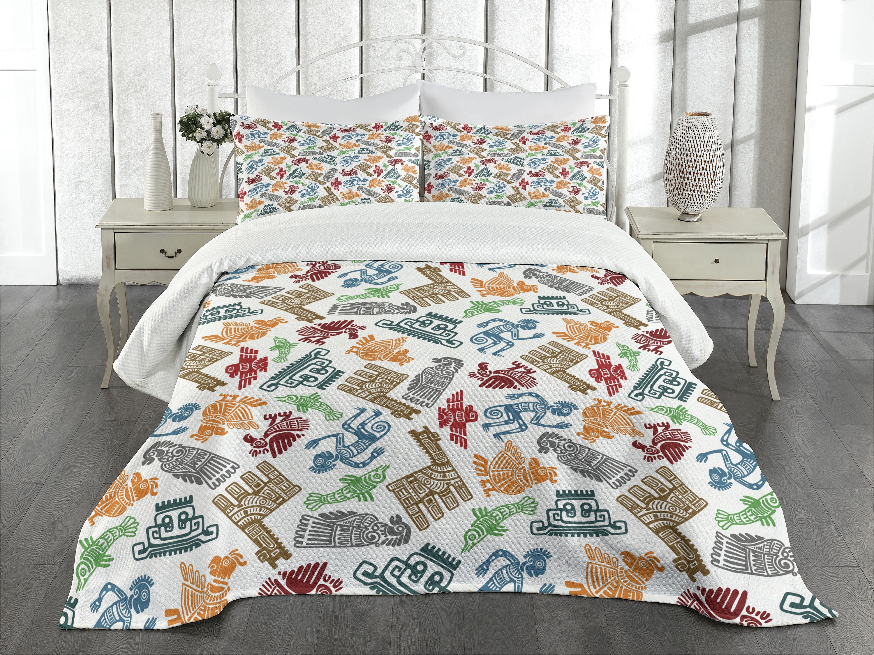 White Quilted Queen Bedspread Set with Pillow Shams