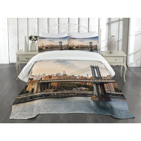 Ambesonne USA Quilted Bedspread Set 3 Pcs, Manhattan Bridge in NYC, Queen Size, Multicolor