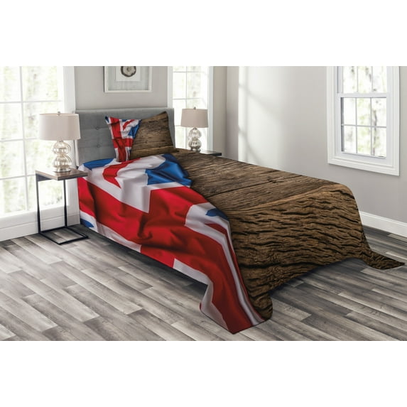 Ambesonne Union Jack Quilted Bedspread Set 2 Pcs, Flag on Oak Board, Twin Size, Multicolor