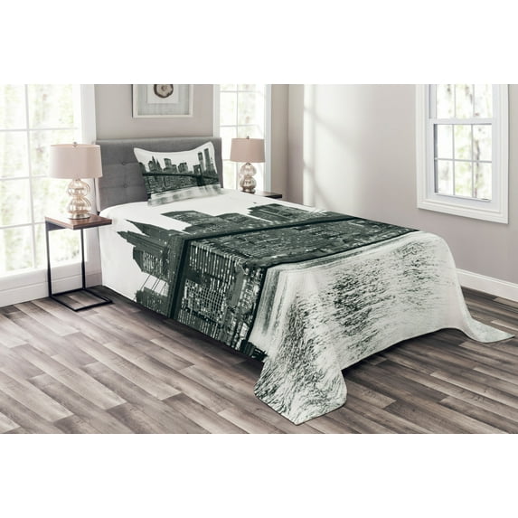 Ambesonne Urban Quilted Bedspread Set 2 Pcs, Brooklyn Bridge Sunset, Twin Size, Black and White