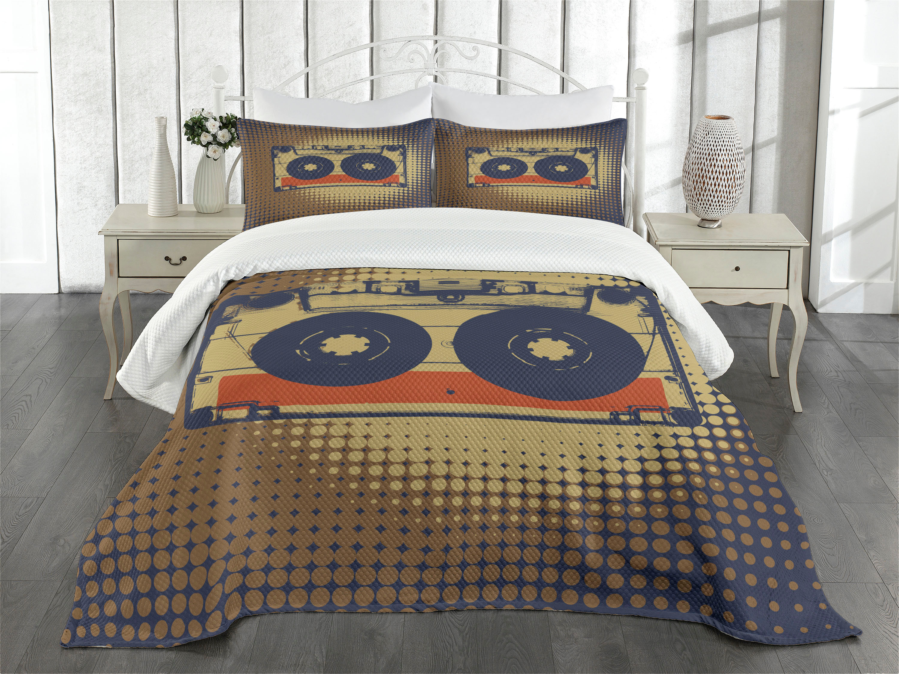 White Quilted Queen Bedspread Set with Pillow Shams