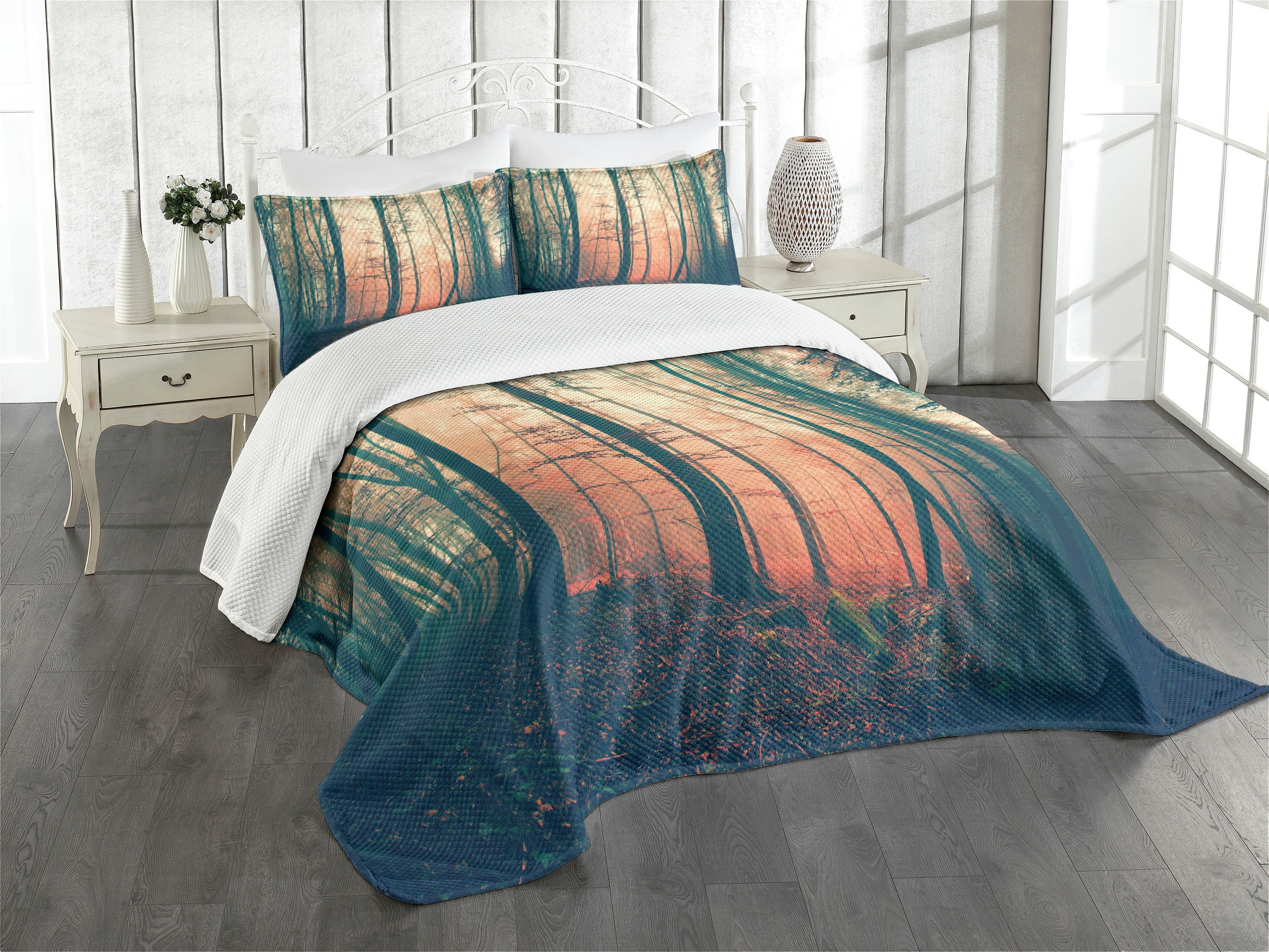 White and Forest Print Queen Bedspread Set with Shams