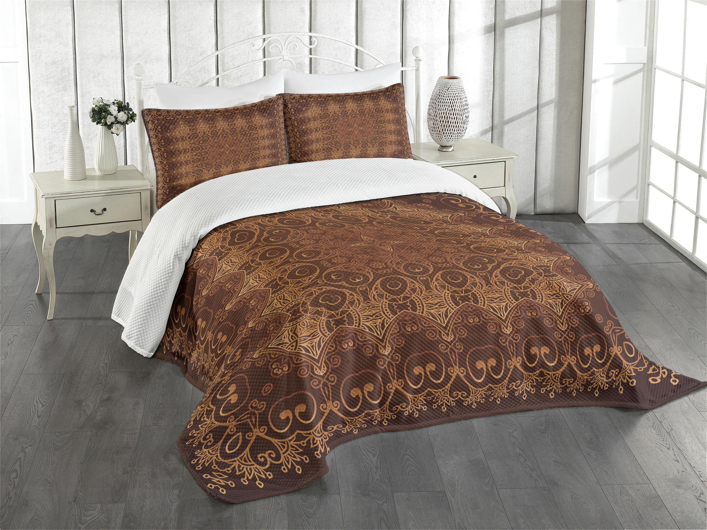 Queen White and Brown Quilted Bedspread Set with Shams