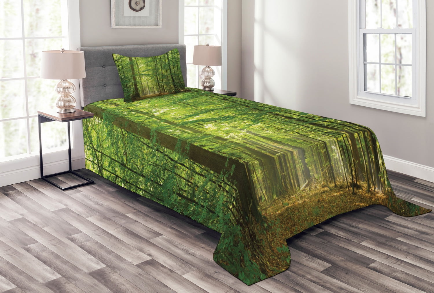 Twin White and Green Polyester Woodland Bedspread Set