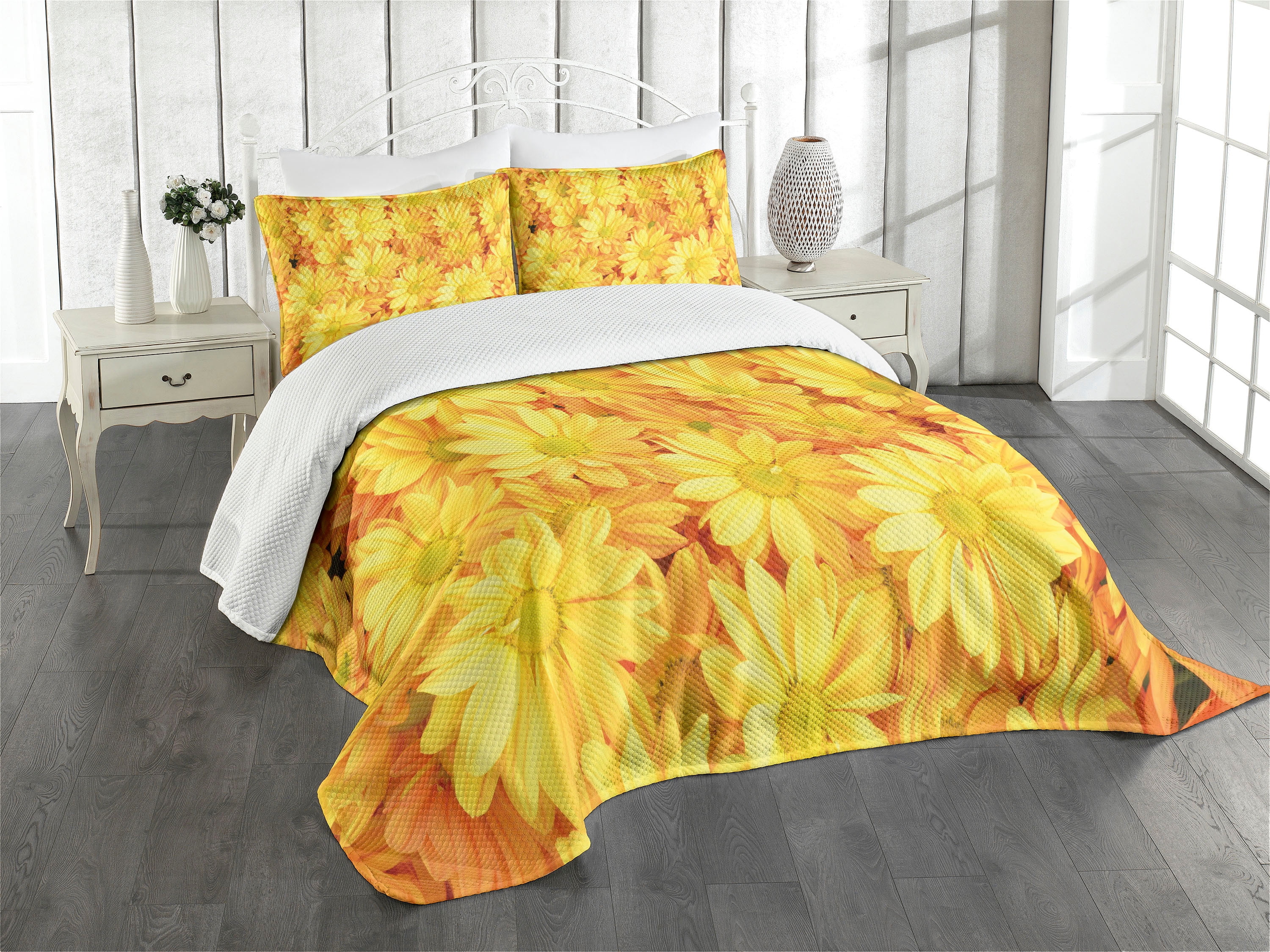 White Quilted Queen Bedspread Set with Pillow Shams