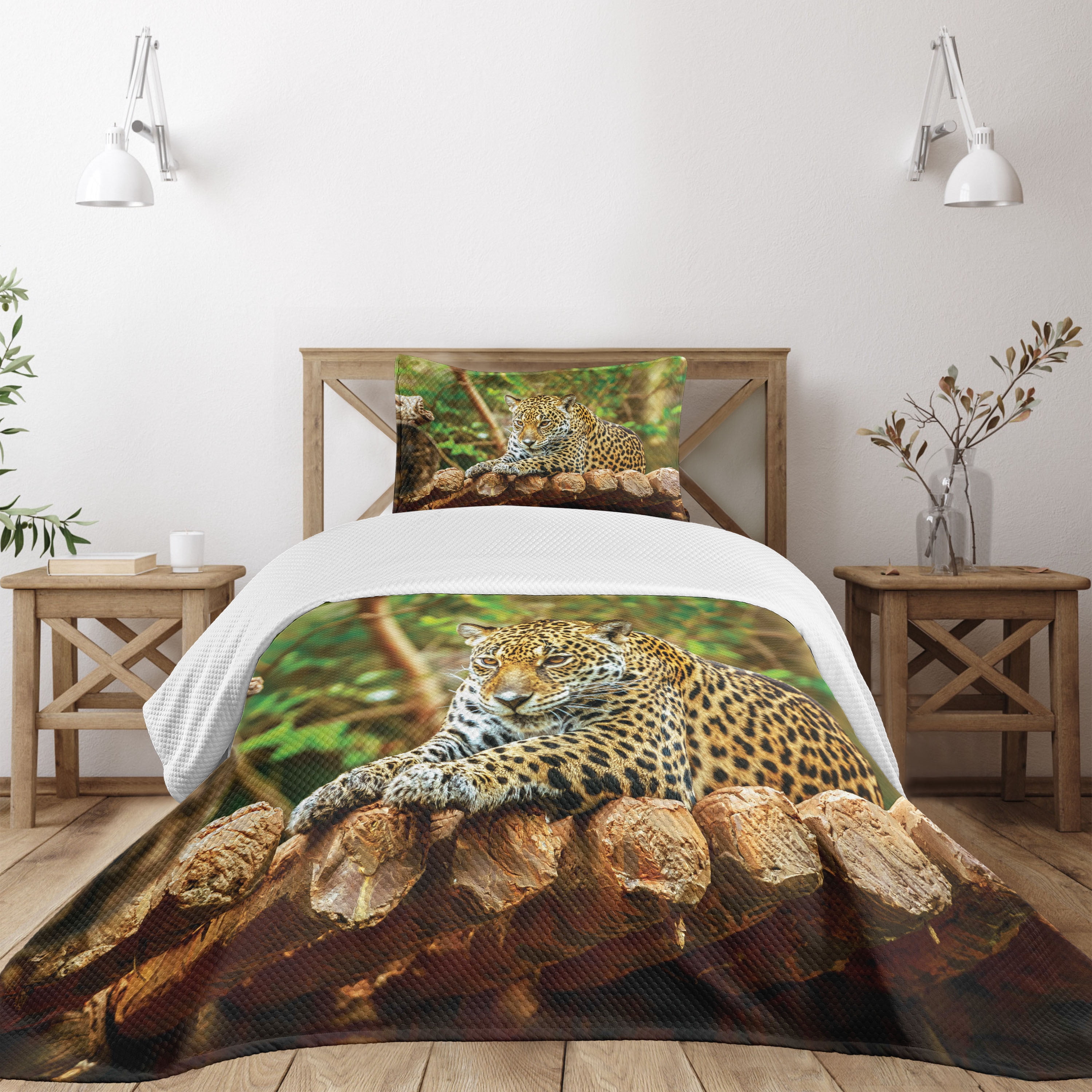 Twin White Quilted Bedspread Set with Jaguar Print