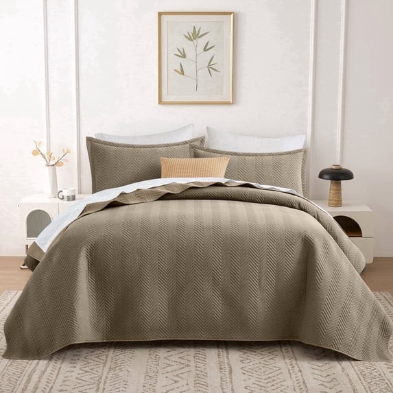Ameha 3-Piece Linen Bedspread Set Ultrasonic Chevron Pattern Lightweight Quilt Camel Queen