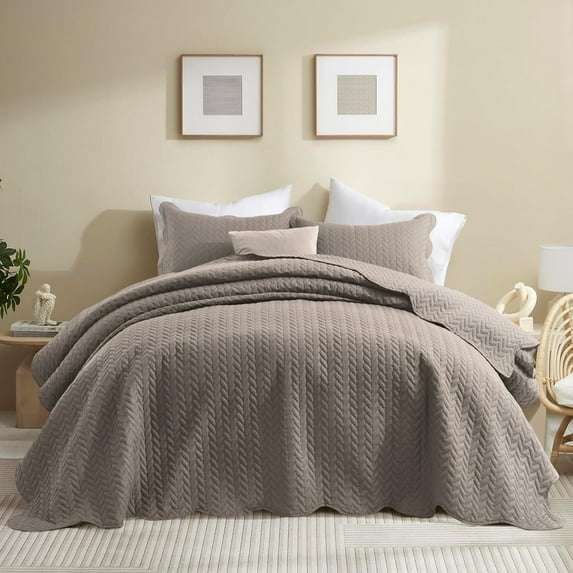 Ameha 3 Piece Quilt Set Chevron Bedspread Reversible Ultrasoft Microfiber Adult Bedding Beige Color Queen