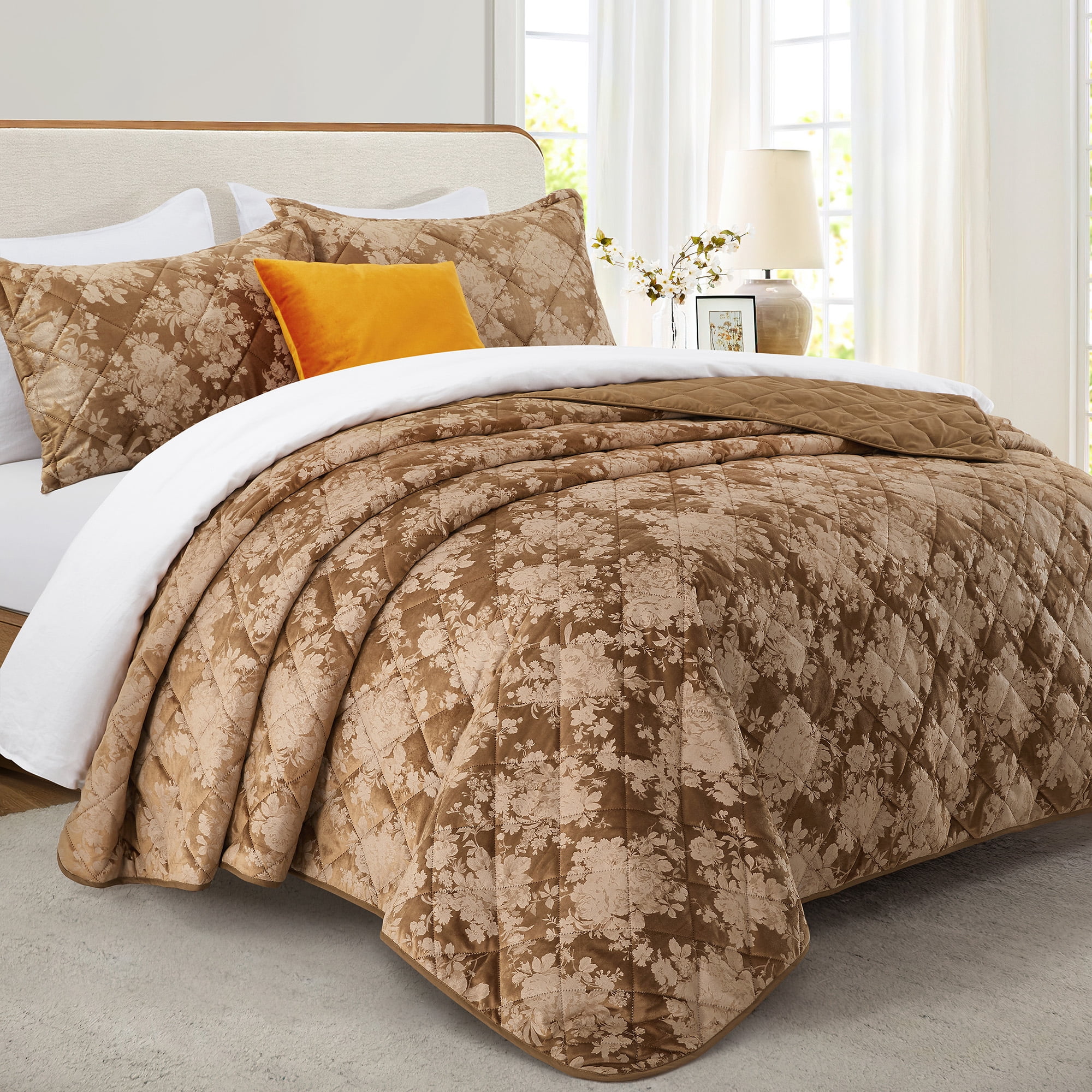 Ameha 3-Piece Velvet Quilt Set Floral Diamond Pattern Ultrasonic Embossed Bedspread Reversible Lightweight Microfiber Coverlet King Size Caramel