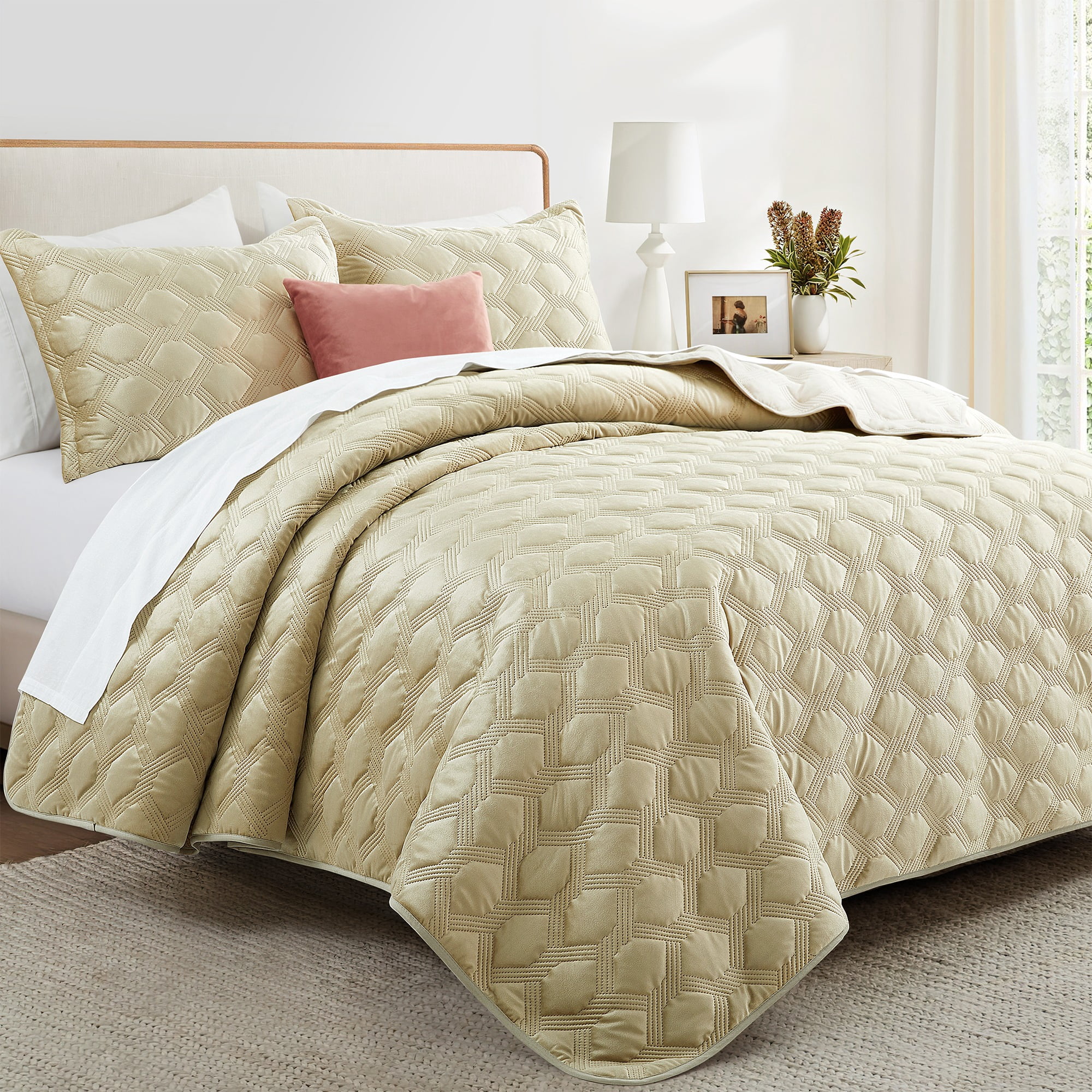 Ameha Velvet Quilt Set 3 Piece Geometric Ultrasonic Embossed Bedspread Reversible 350GSM Soft Microfiber Bedding Beige Full/Queen