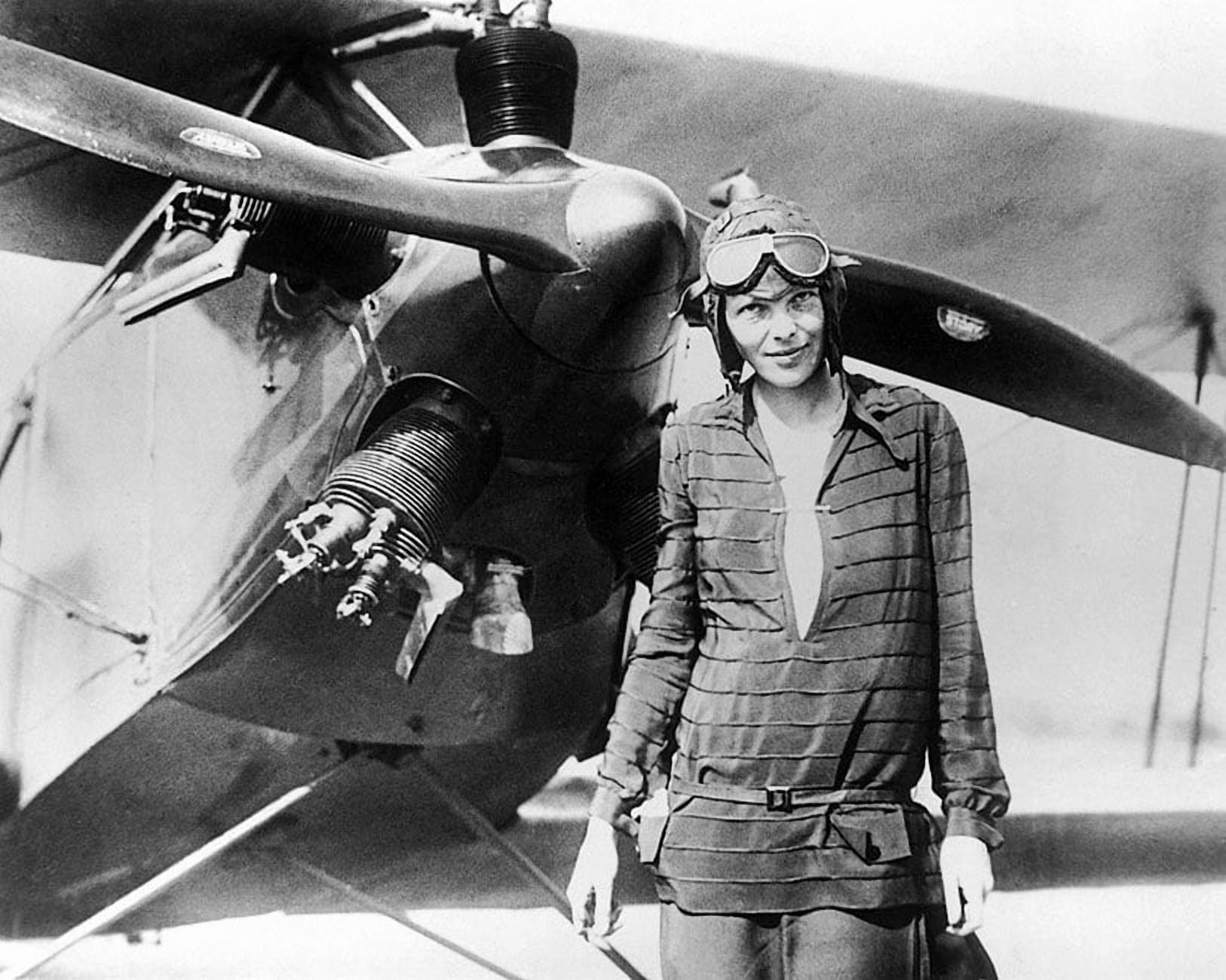 Amelia Earhart Before Trans-Atlantic Flight Style - A - 24x36 Inch ...