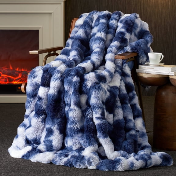 Amelie Home Faux Rabbit Fur Throw Blanket – Soft Plush Bubble Texture for Couch or Bed