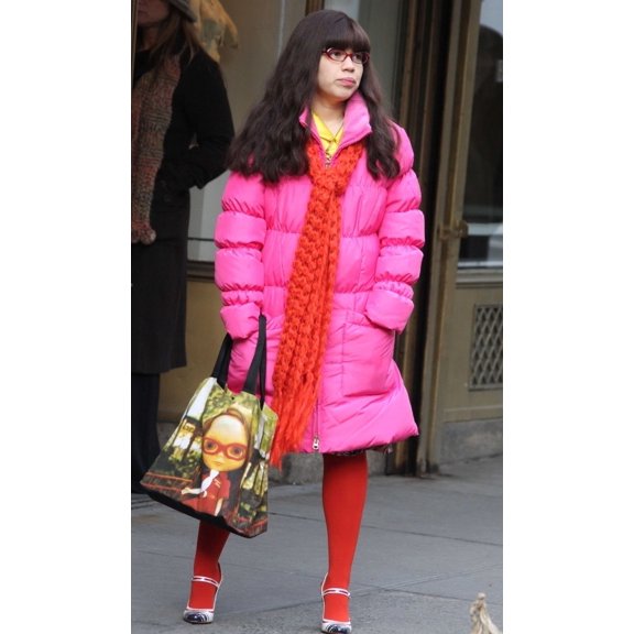 America Ferrera On Location For America Ferrera And Cast On The Set Of Ugly Betty Upper East Side New York City Ny