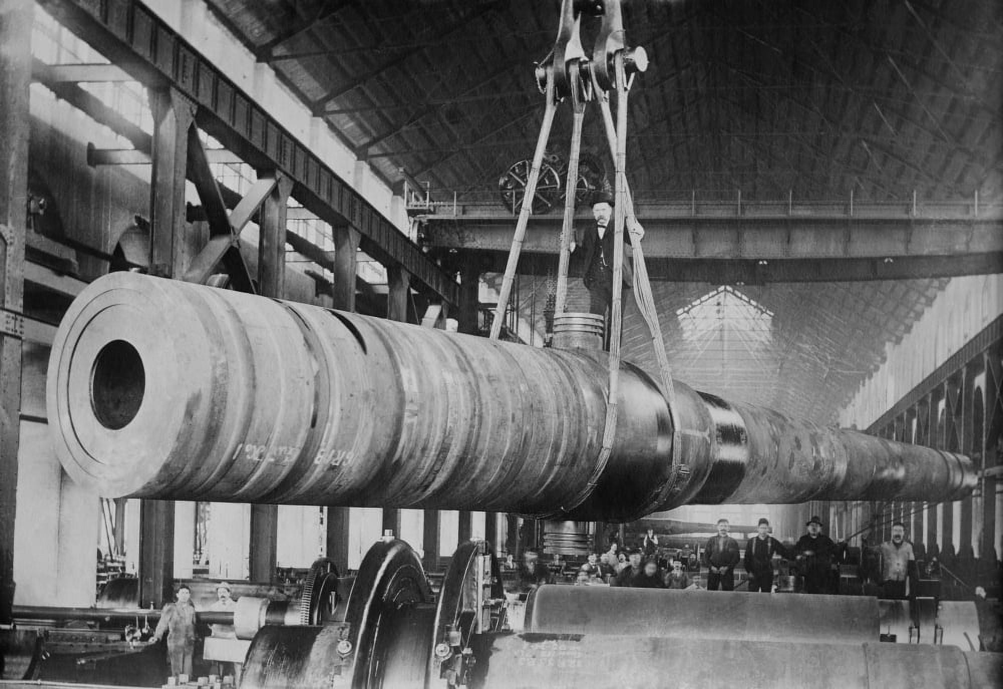 American 16 Inch Cannon Under Construction During World War 1. The ...