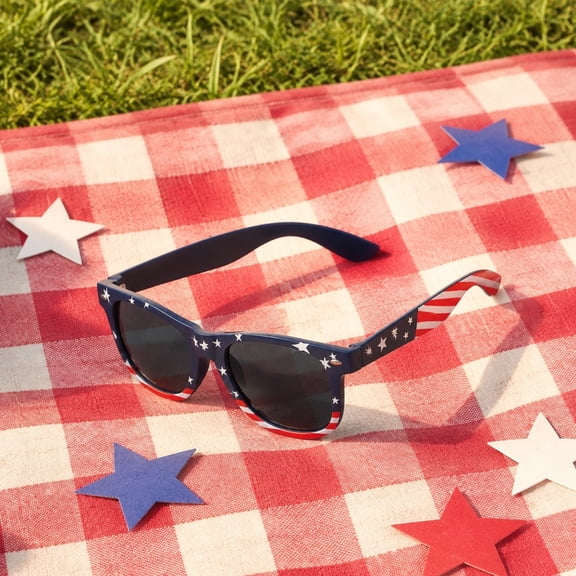 American Flag Sunglasses, 4th Of July USA Flag Sunglasses Red White Blue, Classic Sunglasses for Women Men, Patriotic Party Favors Supplies Independence Day
