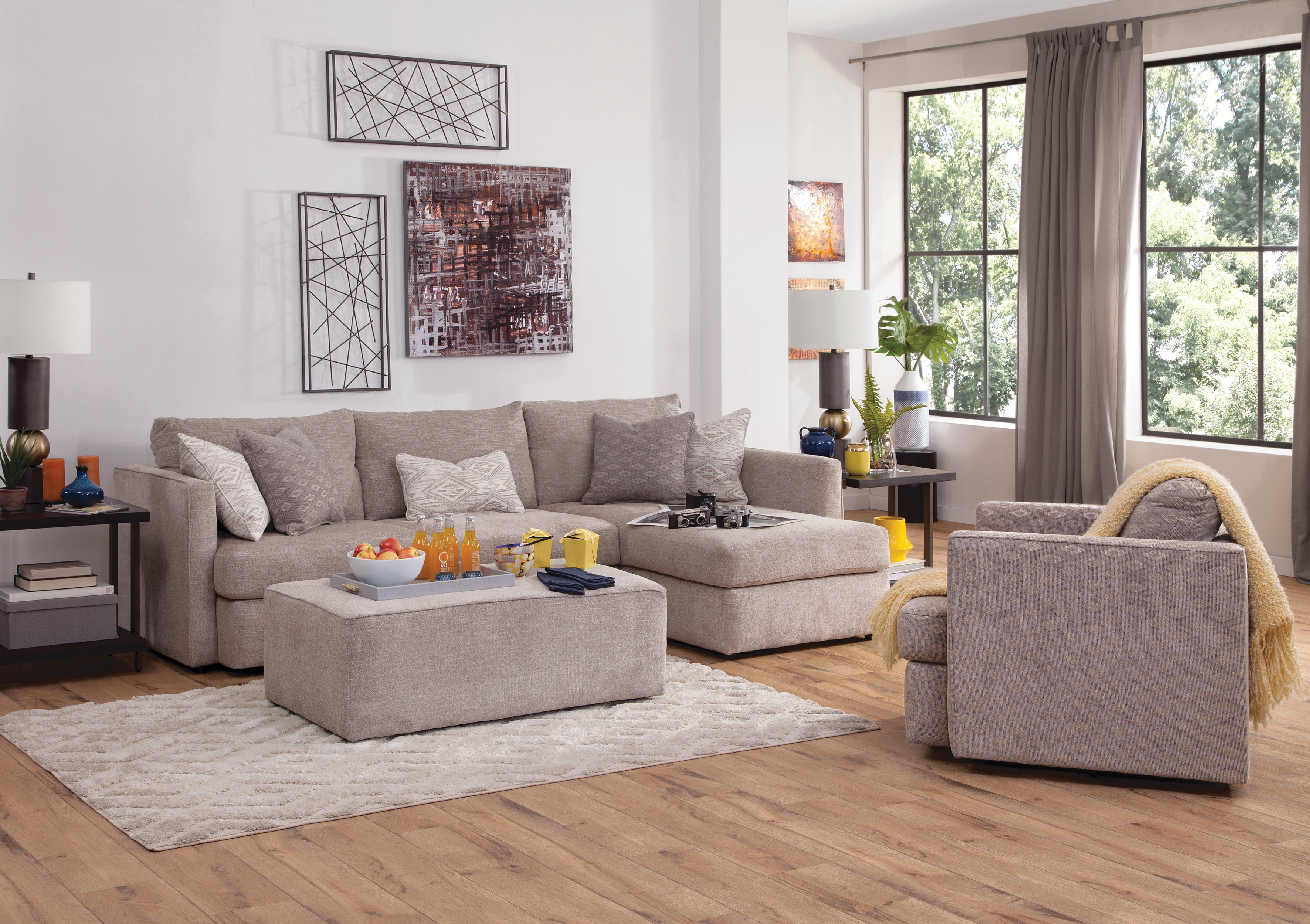 American Furniture L Shaped Sectional Sofa /w 5 Accent Pillows