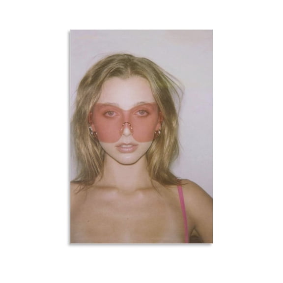 American Internet Celebrities Emma Chamberlain Poster Art Canvas Poster Wall Art Picture Prints Hanging Photo Gift Decor Home Posters Artworks 08x12inch(20x30cm)