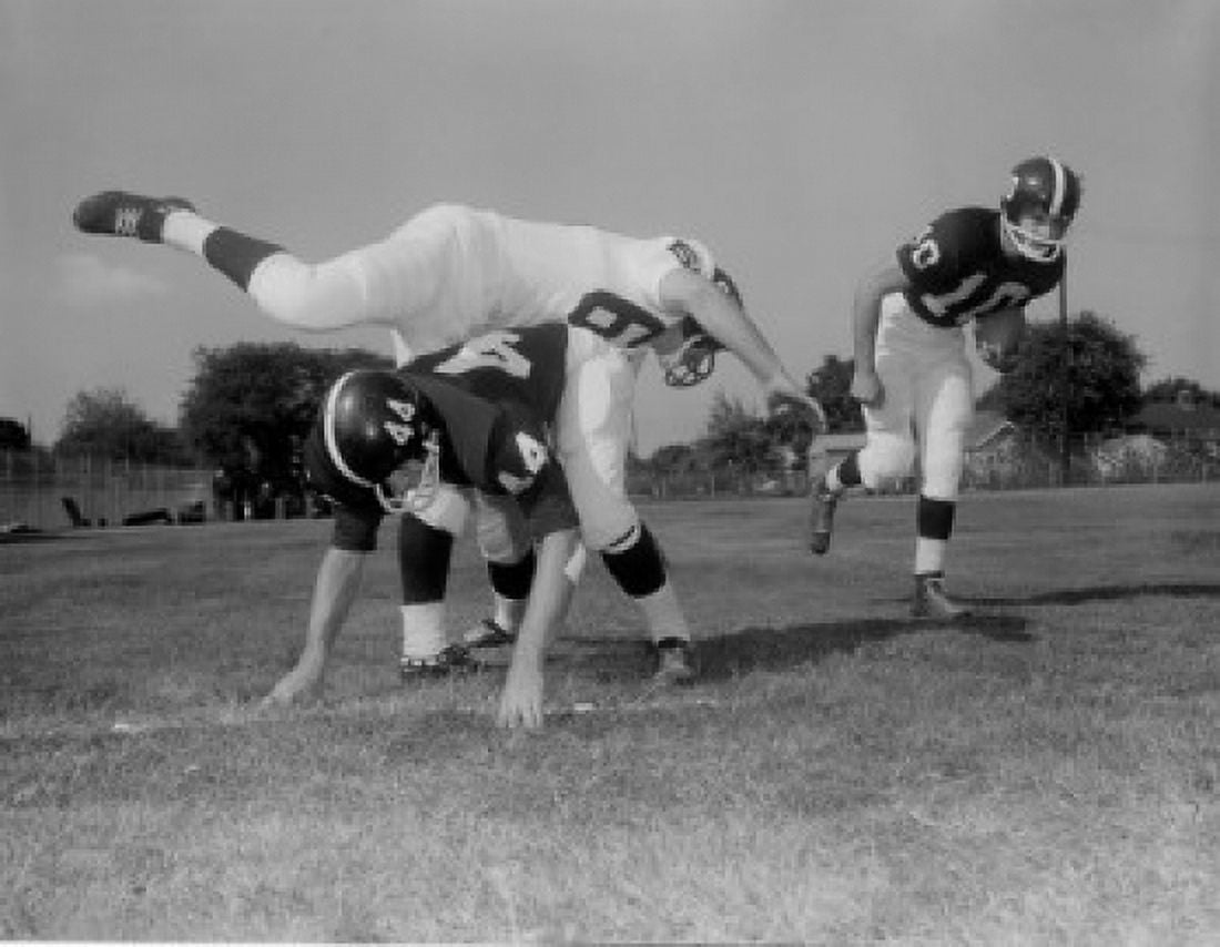 American football match Canvas Art - (24 x 36)