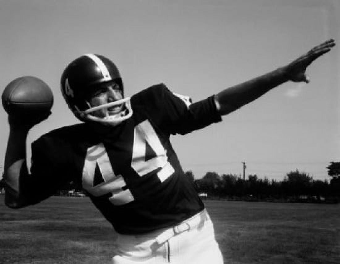 American football player Canvas Art - (18 x 24)