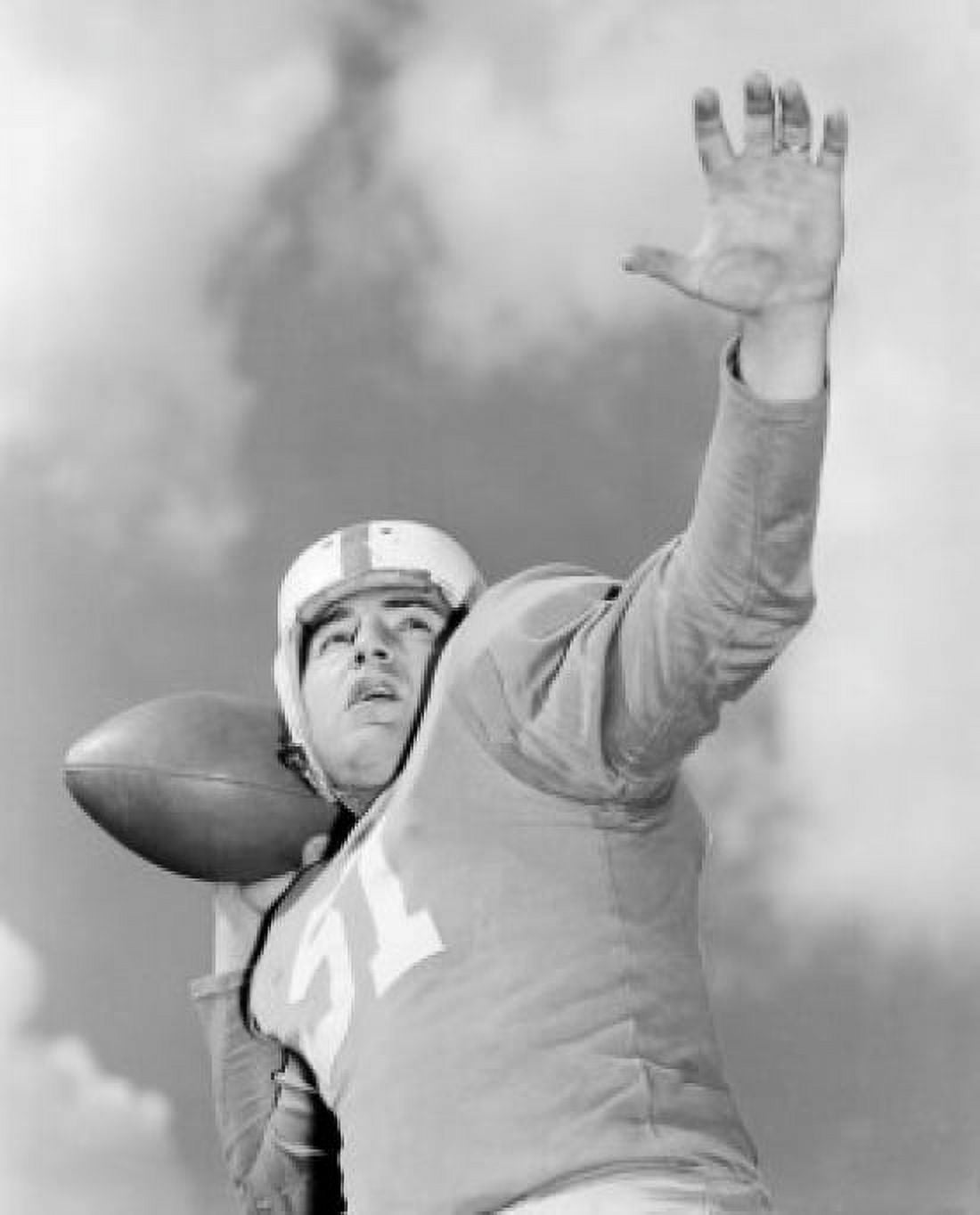 American football player throwing ball Canvas Art - (18 x 24)