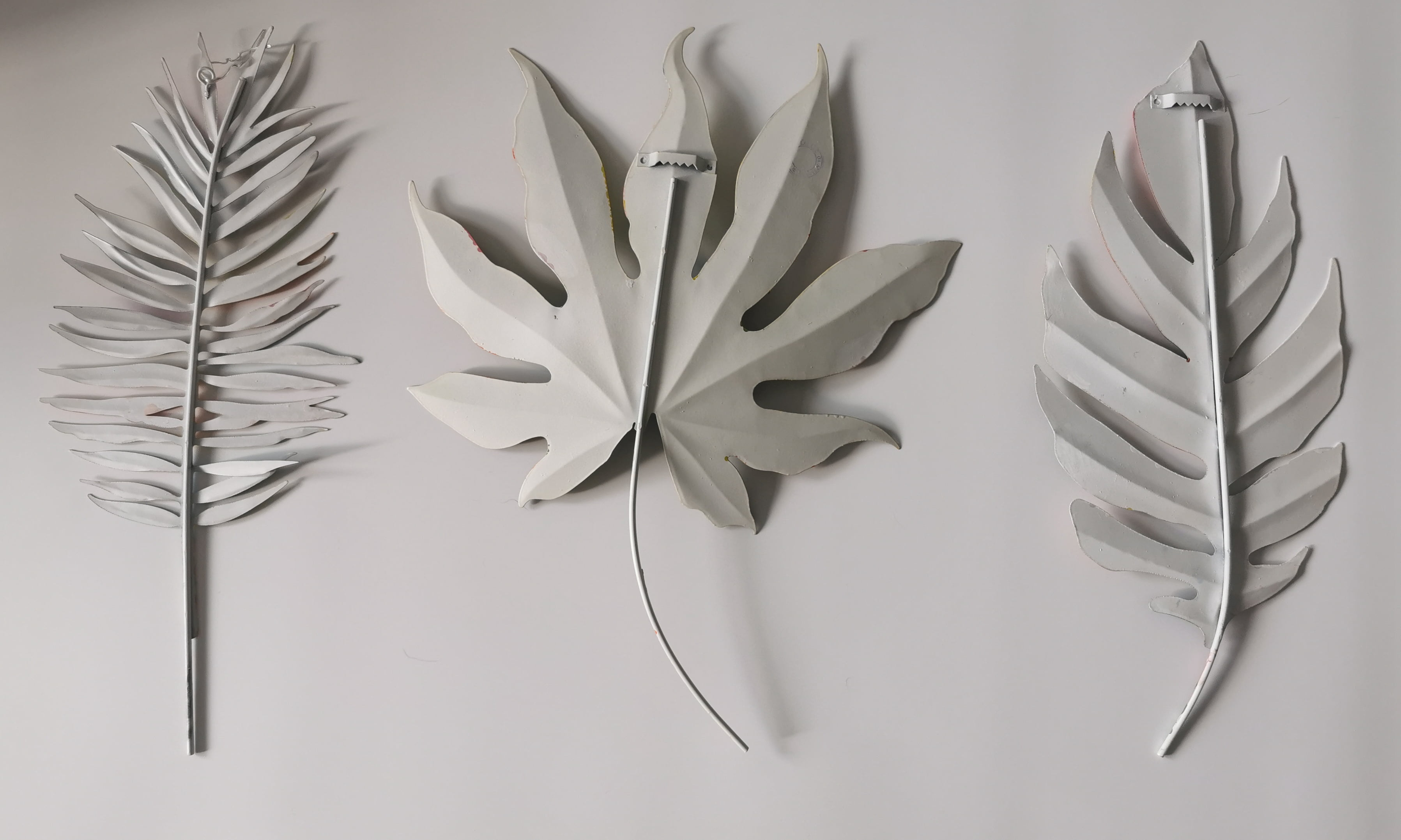 Americanflat Three Metal Leaves Wall Decor Set 3 X 14" Leaves as Outdoor Metal Wall Art