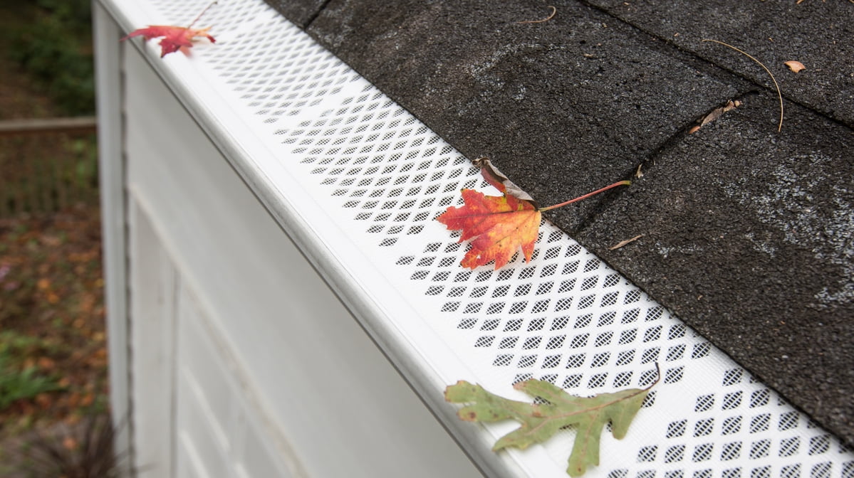 Amerimax Snap In Filter 3 ft. White Vinyl Micro Mesh Gutter Guard 25