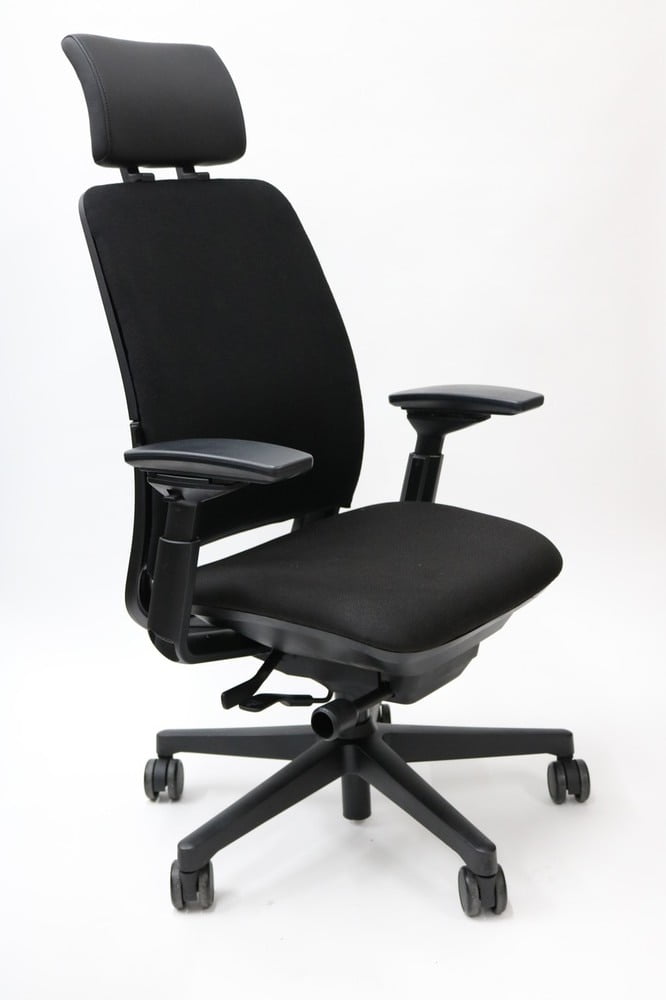Amia headrest clearance