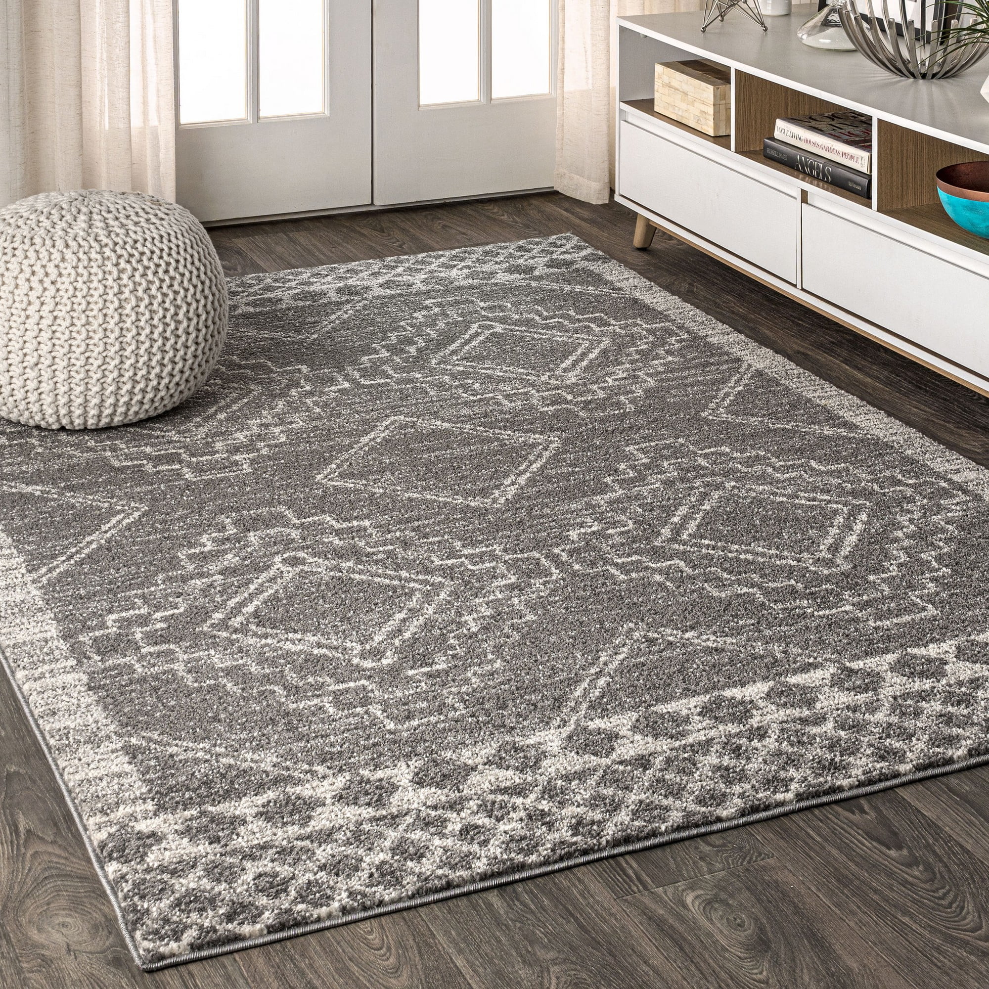 Amir Moroccan Geometric Cream/Gray 5' x 8' Synthetic Area Rug