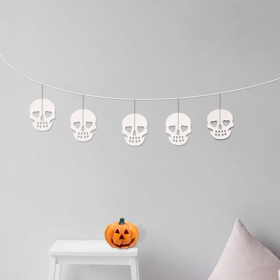 Amosfun 20Pcs Club Decor Skull Wood Chips Ornaments White DIY Pendant