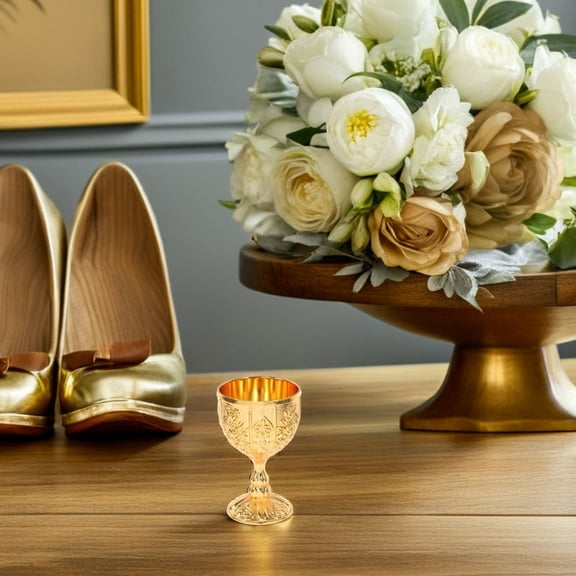 Amosfun 2Pcs Golden Vintage Kings Cup Embossed Metal Wine Goblet for Weddings and Special Occasions