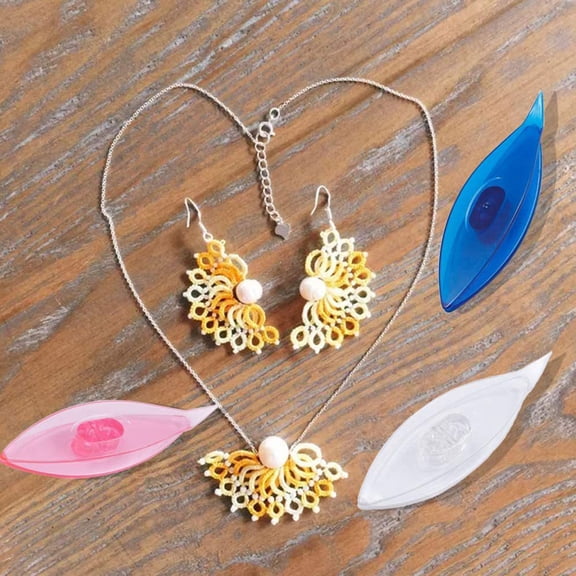 Amosfun 2Pcs Lightweight Tatting Shuttles for Knitting Scarves Hats Sweaters Assorted Colors