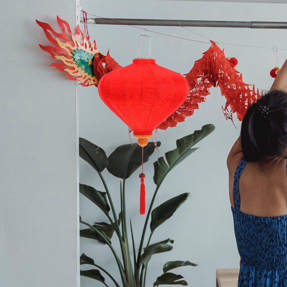 Amosfun Decorative Red Vietnamese Silk Lantern Hanging for Parties and Celebrations