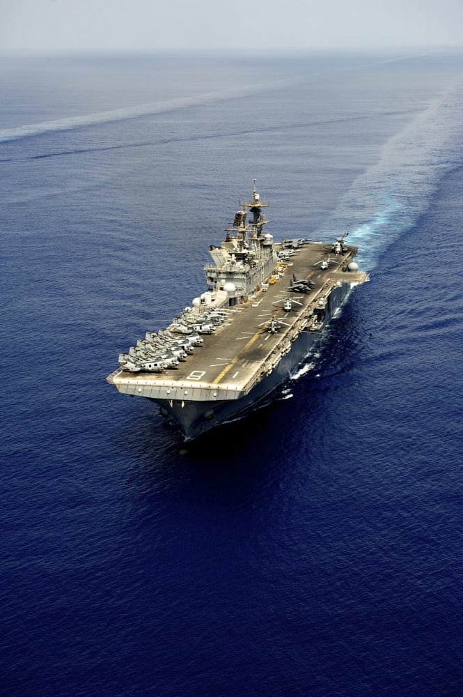 Amphibious assault ship USS Makin Island Canvas Art - Stocktrek Images (23 x 35)
