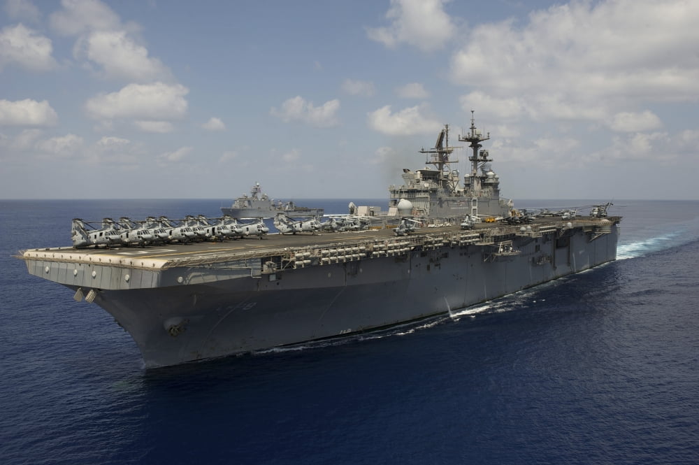 Amphibious assault ship USS Makin Island Canvas Art - Stocktrek Images (35 x 23)