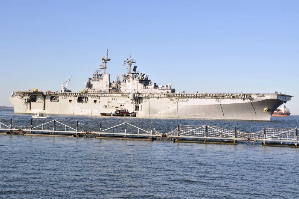 Amphibious assault ship USS Wasp Canvas Art - Stocktrek Images (35 x 23)