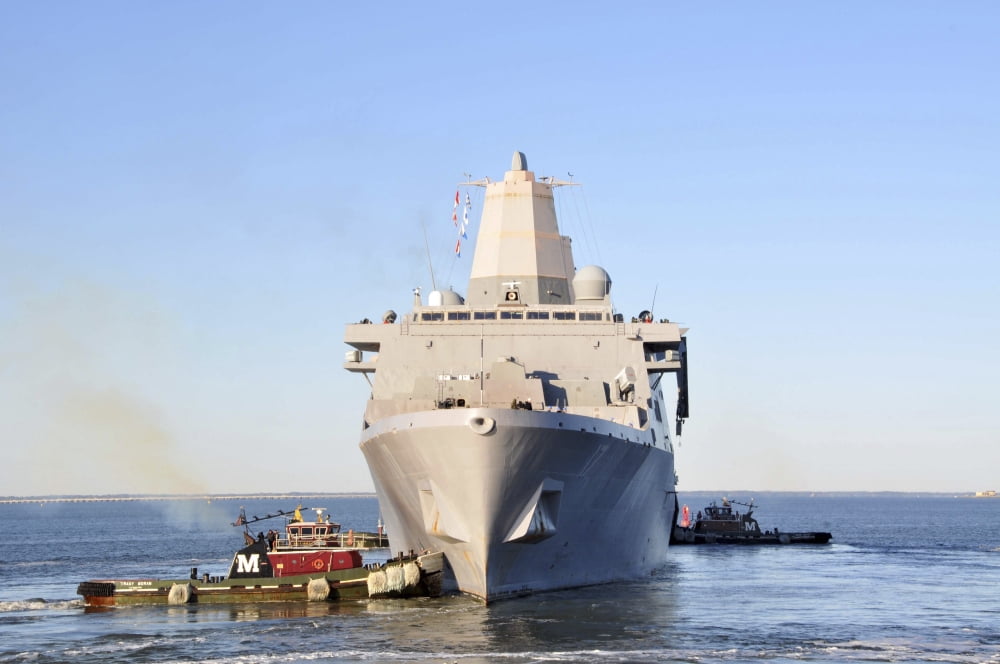 Amphibious transport dock ship USS San Antonio Canvas Art - Stocktrek Images (35 x 23)
