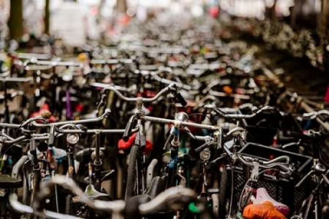 Amsterdams Fietsflat III Canvas Art - Erin Berzel (24 x 36)
