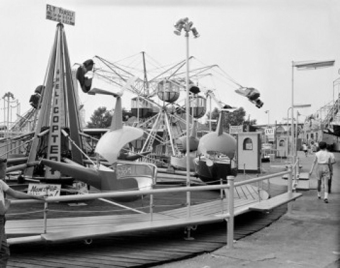 Amusement park Canvas Art -  (24 x 36)