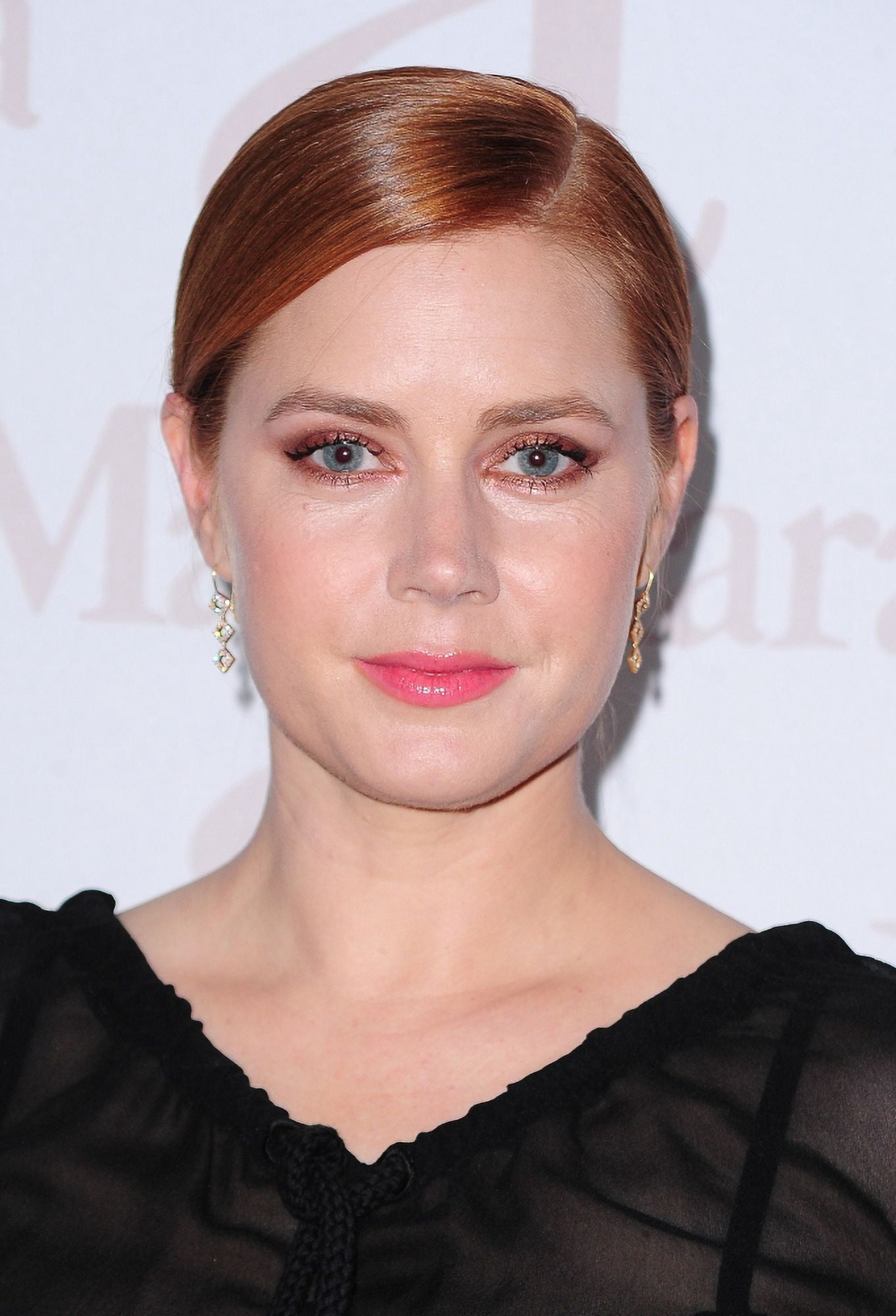 Amy Adams At Arrivals For Max Mara Celebrates Amy Adams As The Face Of The SpringSummer 2016 Accessories Campaign Canvas Art -  (16 x 20)
