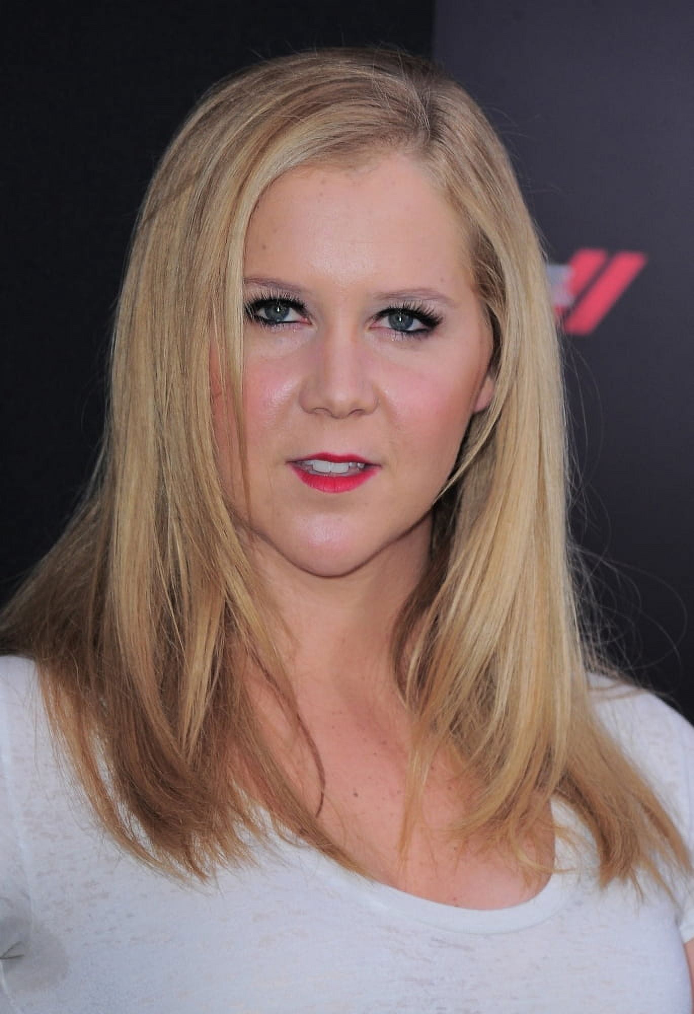 Amy Schumer At Arrivals For Anchorman 2 The Legend Continues Premiere Canvas Art - (16 x 20)