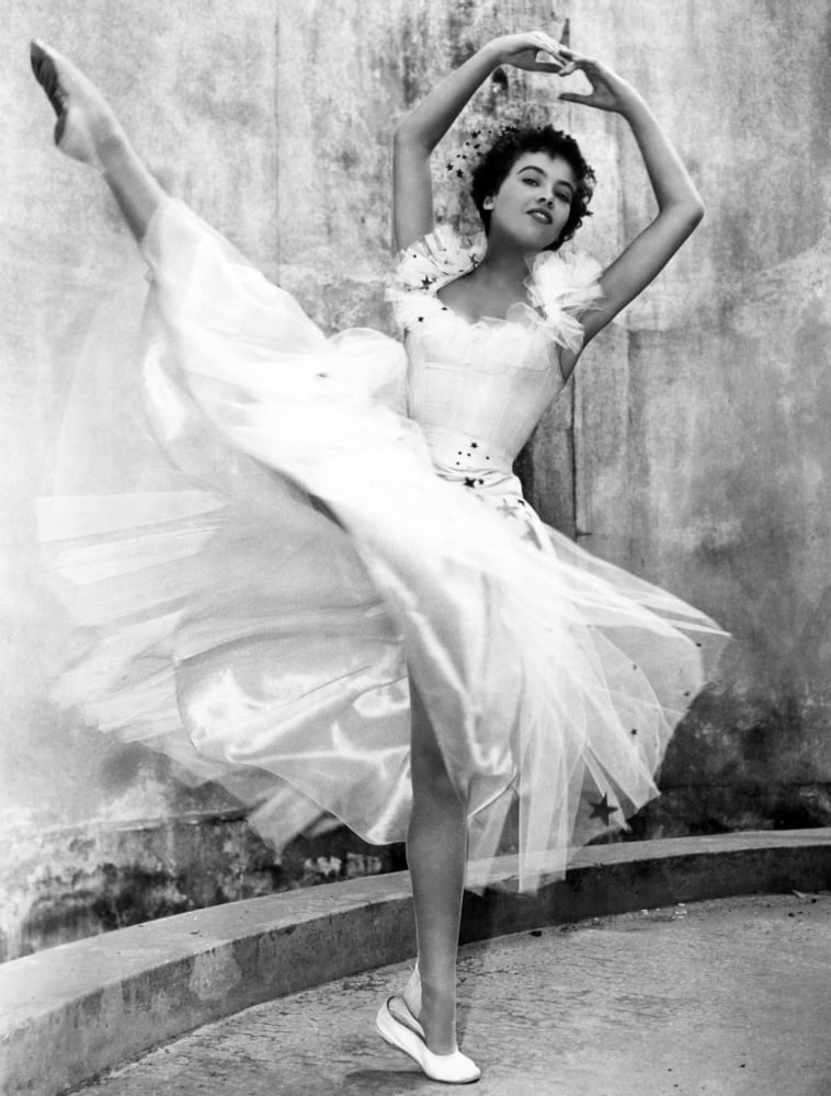An American In Paris Canvas Art -  (16 x 20)