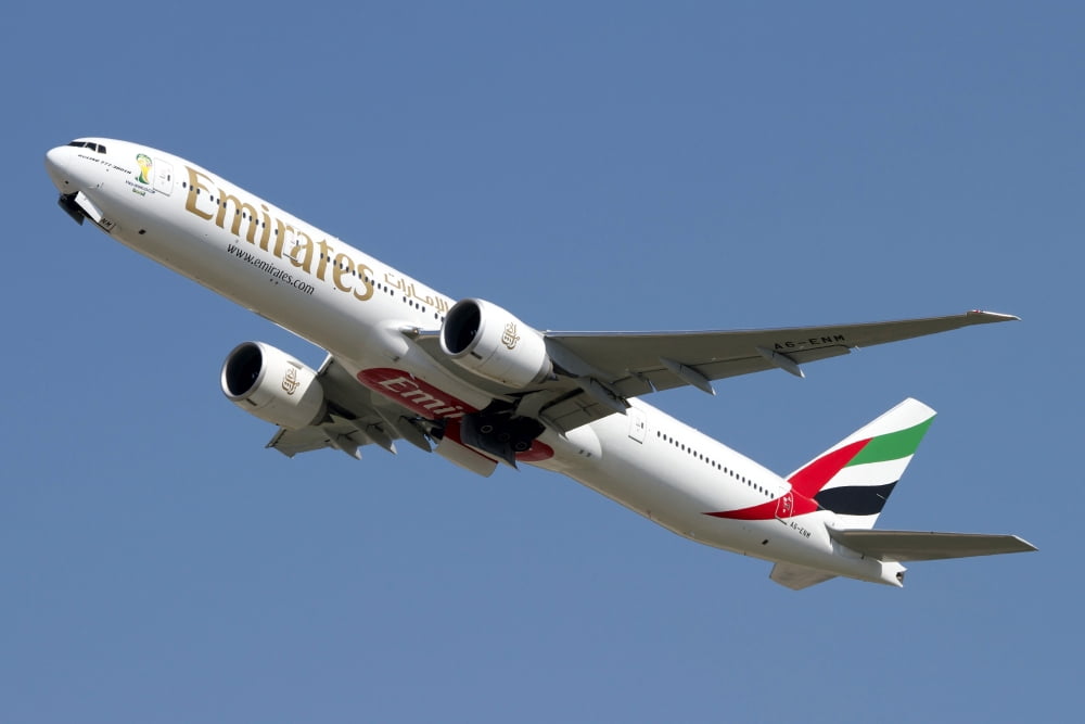An Emirates Boeing 777-200 airliner Canvas Art - Luca NicolottiStocktrek Images (18 x 12)
