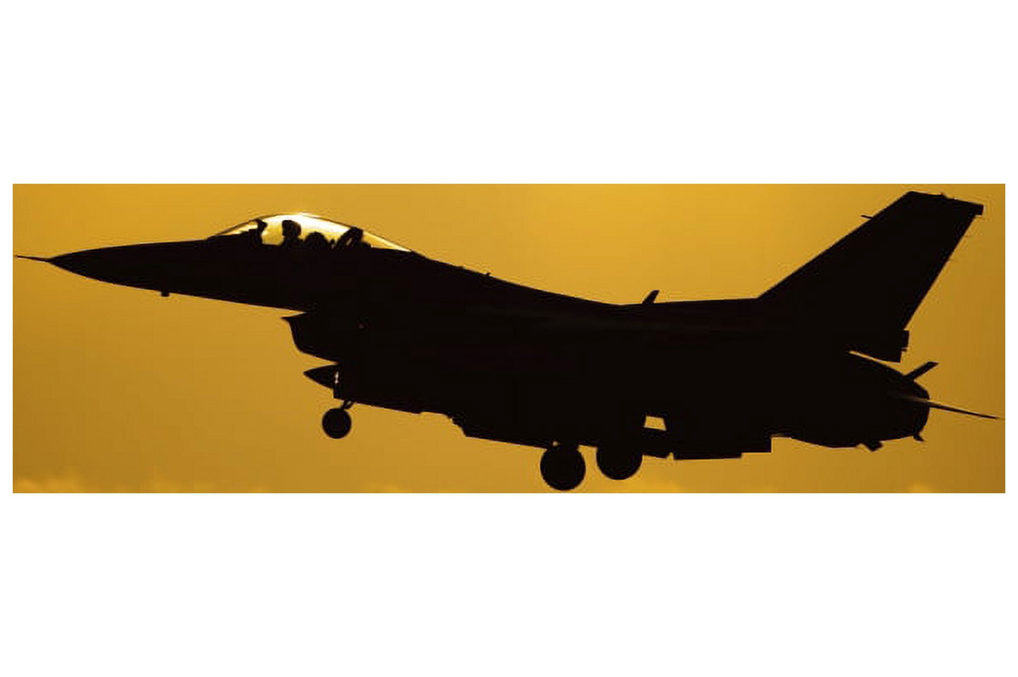 An F-16 Fighting Falcon comes in for landing Canvas Art - Stocktrek Images (34 x 23)