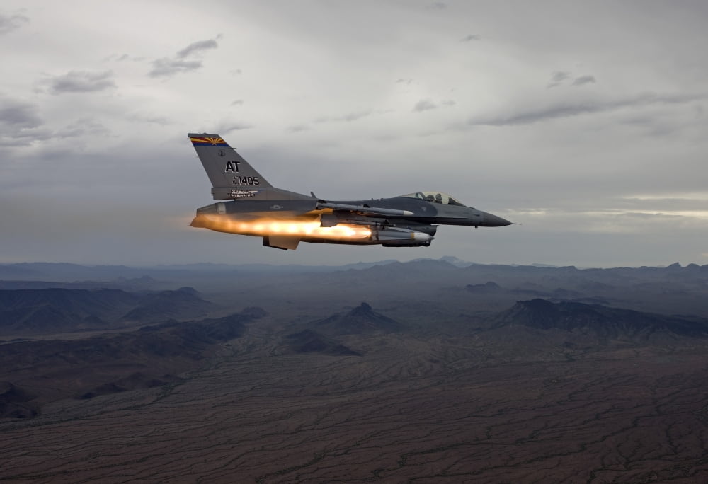 An F-16 Fighting Falcon fires an AGM-65 Maverick missile Canvas Art - HIGH-G ProductionsStocktrek Images (18 x 12)
