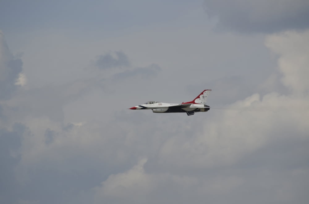 An F-16 of the United States Air Force Thunderbirds Canvas Art - Stocktrek Images (35 x 23)