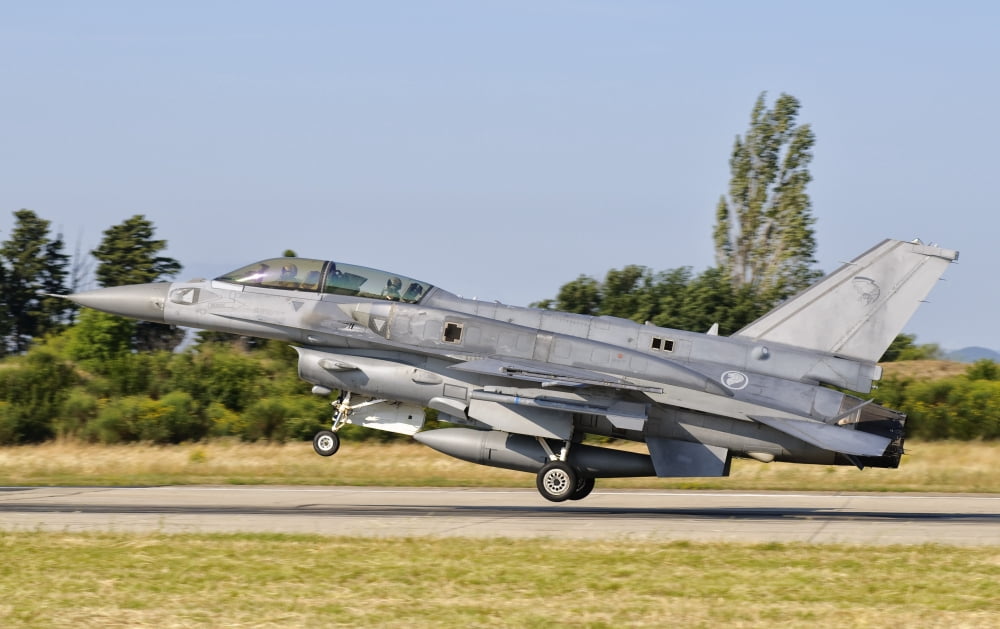 An F-16D of the Royal Singapore Air Force Canvas Art - Giovanni CollaStocktrek Images (36 x 23)