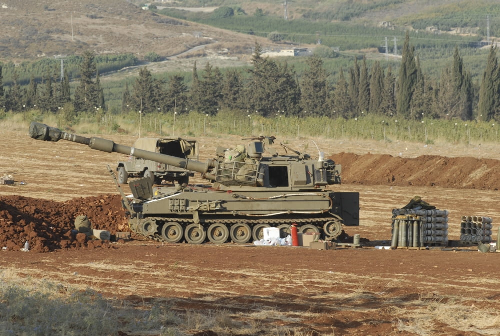An M109 self-propelled howitzer of the Israel Defense Forces Canvas Art - Andrew ChittockStocktrek Images (34 x 23)