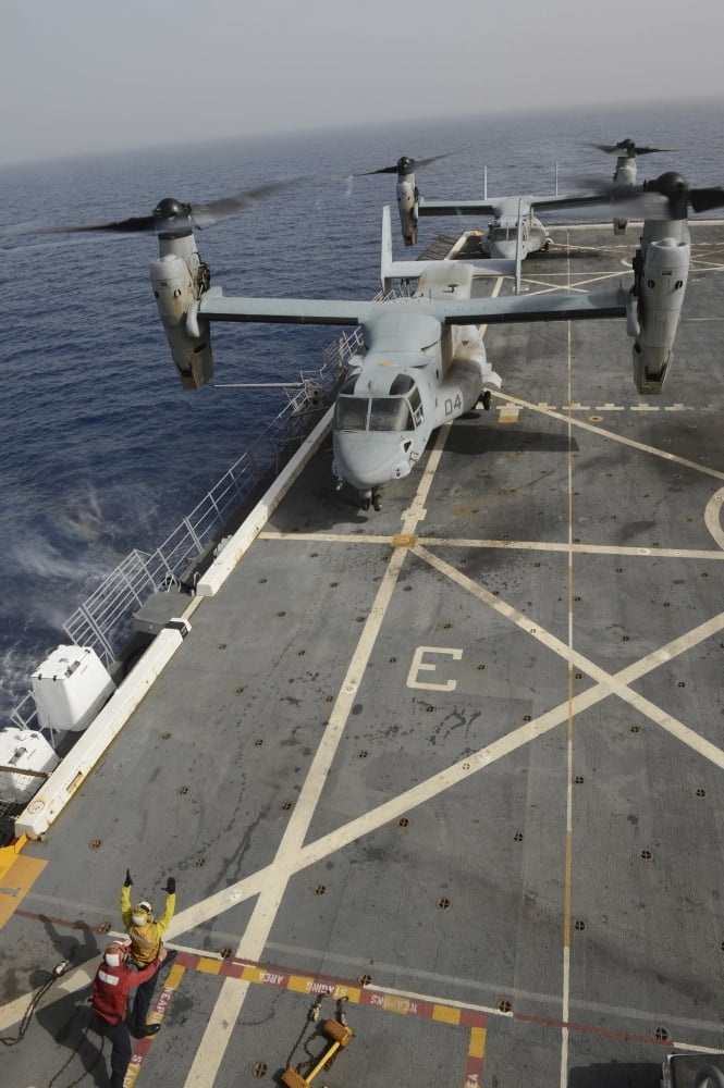 An MV-22 Osprey lands aboard USS Mesa Verde Canvas Art - Stocktrek Images (23 x 34)