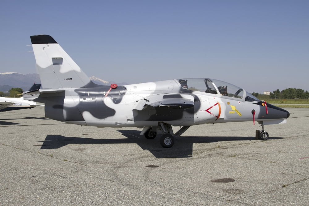 An S-211 jet trainer aircraft Canvas Art - Luca NicolottiStocktrek Images (17 x 12)