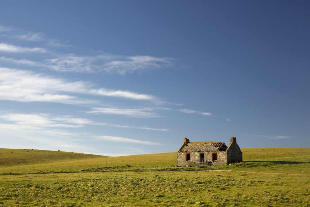 An abandoned farm building alone in the middle of a fieldDumfries and galloway scotland Canvas Art - John Short Design Pics (19 x 12)